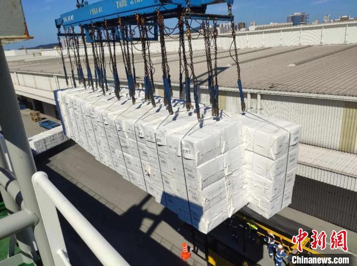 世界最大纸浆船靠港巴西桑托斯港将驶往中国 第2张 世界最大纸浆船靠港巴西桑托斯港将驶往中国 第2张
