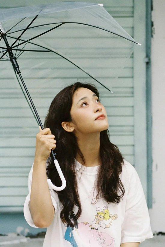 很羡慕，沈月的松弛感  第3张