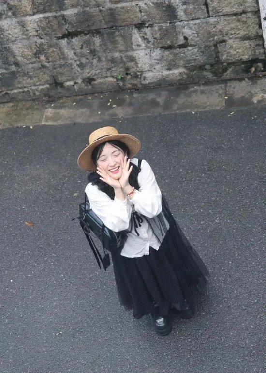 很羡慕	，沈月的松弛感  第10张