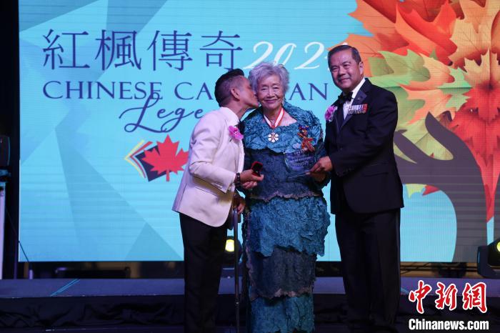 加拿大前总督伍冰枝等6位杰出华人获颁“红枫传奇”人物奖  第2张