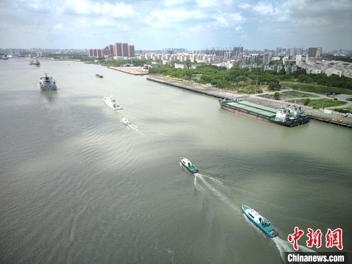 探索创新协作共管模式:边检等口岸单位举行联合巡航 第2张 探索创新协作共管模式:边检等口岸单位举行联合巡航 第2张