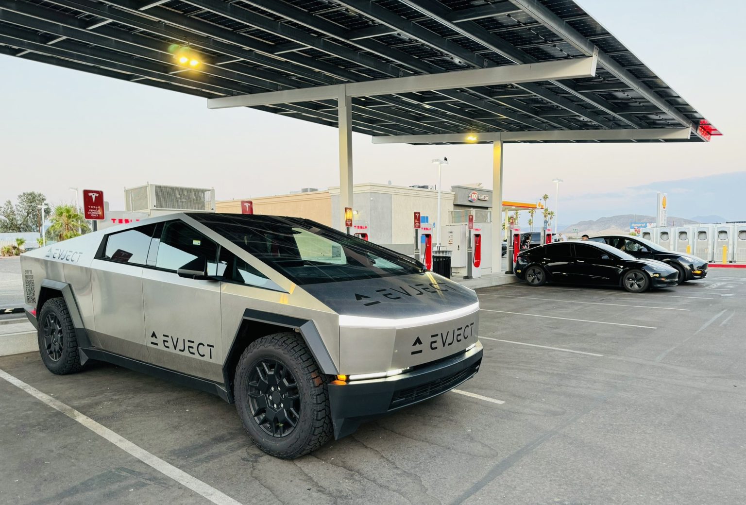 特斯拉起诉第三方充电器配件厂商，称其产品存过热风险  第2张