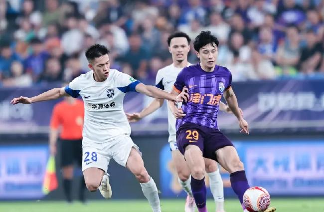 中超-孔帕尼奥补射造点+点射绝杀 津门虎1-0三镇  第2张 中超-孔帕尼奥补射造点+点射绝杀 津门虎1-0三镇  第2张