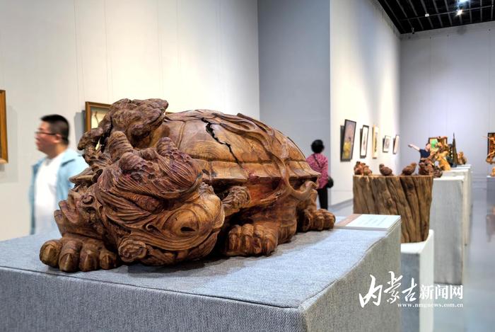 沿黄九省区民间工艺美术精品展在内蒙古美术馆开展  第2张 沿黄九省区民间工艺美术精品展在内蒙古美术馆开展  第2张