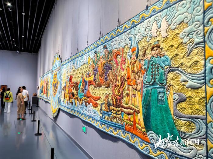 沿黄九省区民间工艺美术精品展在内蒙古美术馆开展  第3张 沿黄九省区民间工艺美术精品展在内蒙古美术馆开展  第3张