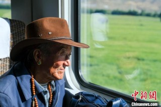 西藏拉日铁路通车十周年记:再远的路也变近了