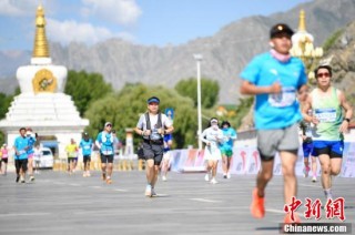 2024拉萨半程马拉松鸣枪开跑
