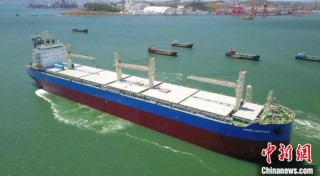 世界最大纸浆船靠港巴西桑托斯港将驶往中国