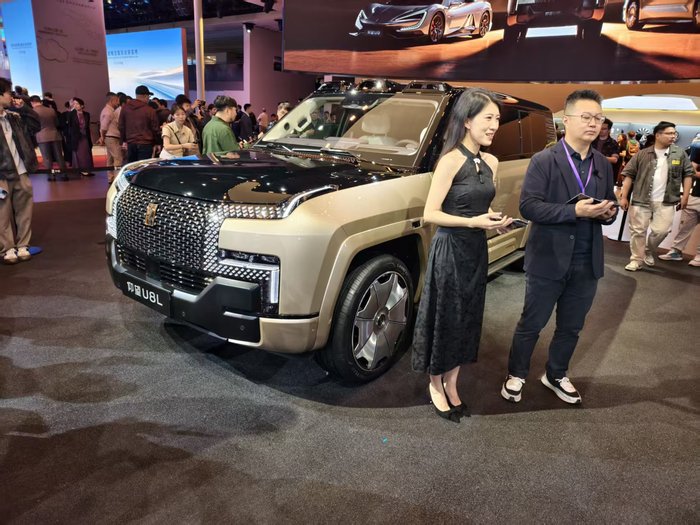 13款新车带你看上海车展最热车型｜2025上海车展  第14张