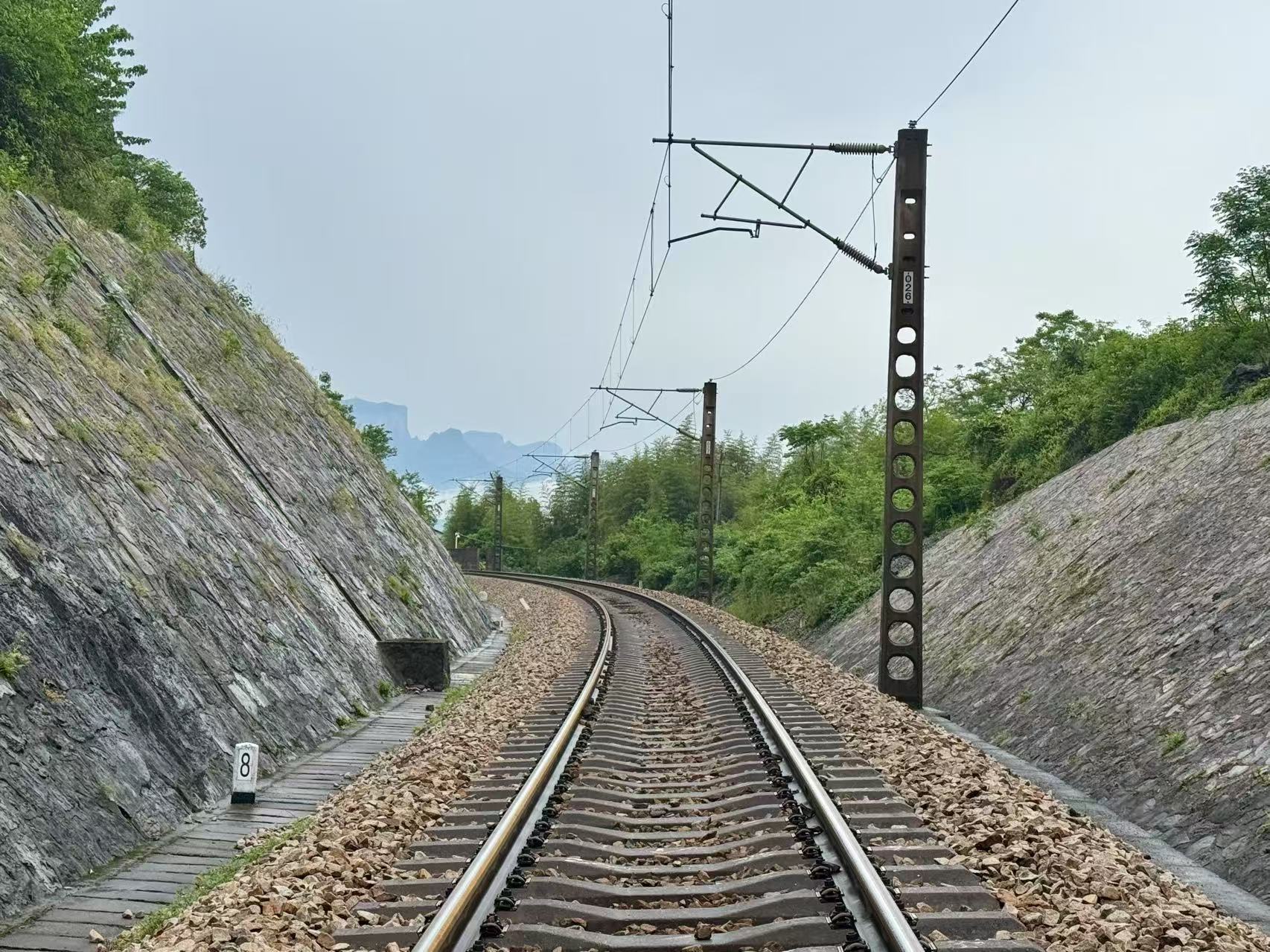 界面调查｜铁路穿村而过：一个湘西村庄与17起火车撞人事故  第7张