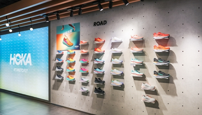HOKA在上海最贵地段开了家1600平米门店  第4张