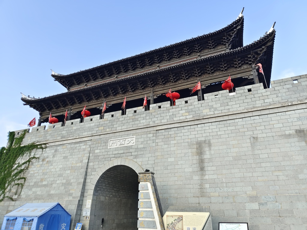 贞丰古城:新垣旧梦间的商脉与烟火  第1张 贞丰古城:新垣旧梦间的商脉与烟火  第1张