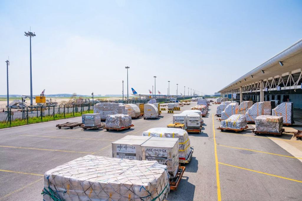 下周或迎外贸“抢出口”高峰	，跨境电商敏感货物如何便利化“登机”？  第1张