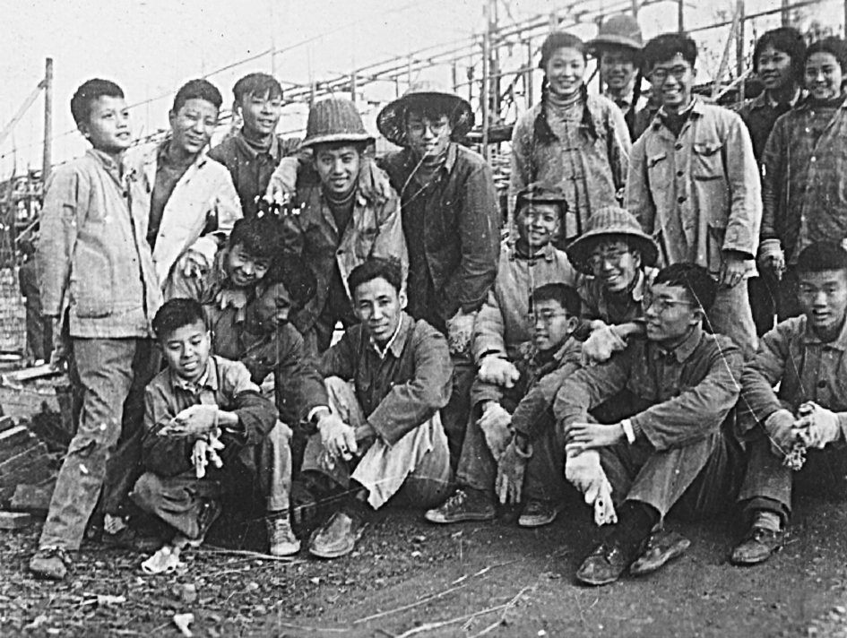 纪念｜脖子上挂着红领巾的陈逸飞  第8张