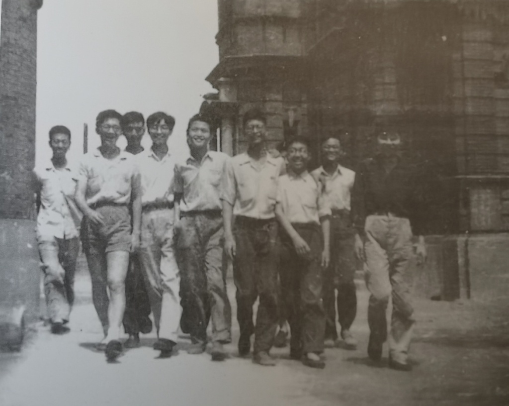 纪念｜脖子上挂着红领巾的陈逸飞  第9张